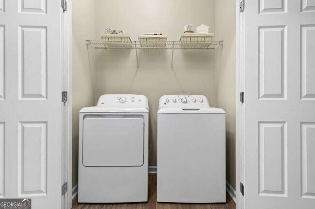 Building Photo - 2500 Shallowford Rd