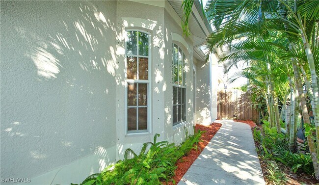 Building Photo - 3555 Poinsettia Ave