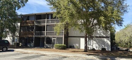 Building Photo - 6519 W Newberry Rd