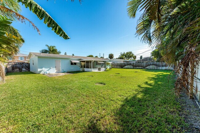 Building Photo - 406 N Neptune Dr