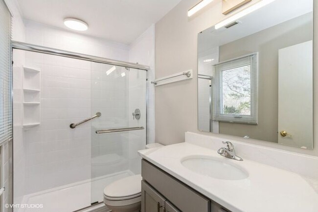 Building Photo - $3,000 | 5 Bedroom, 2.5 Bathroom House | N...