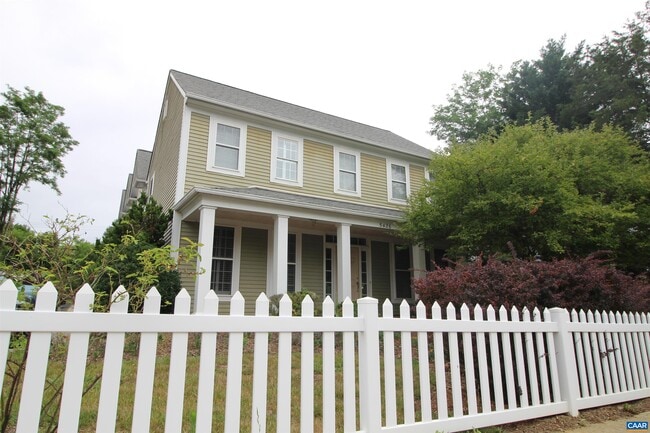 Building Photo - 5426 Hill Top St