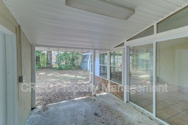 Building Photo - 5639 Flanders Ave