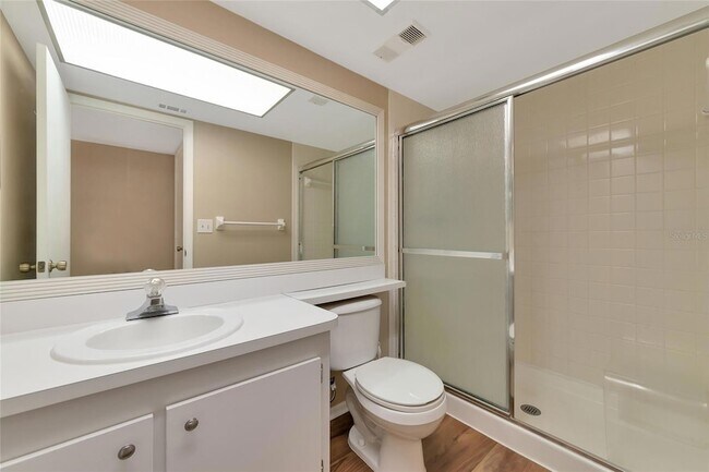 Building Photo - 425 30th Ave W