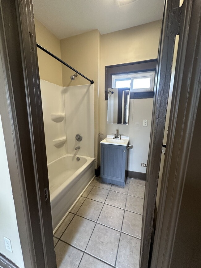 Building Photo - 802 McKinley St