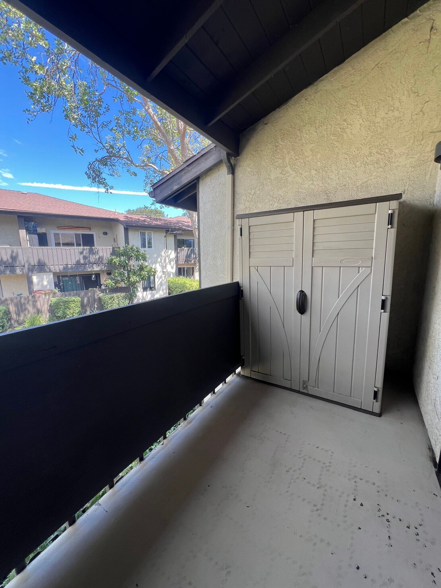 Building Photo - 1676 Maple Ave