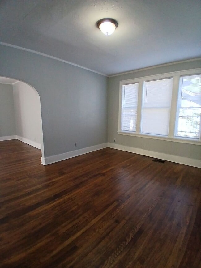 Building Photo - Thoughtfully Renovated 3-Bedroom, 1-Bath | Open to Section 8