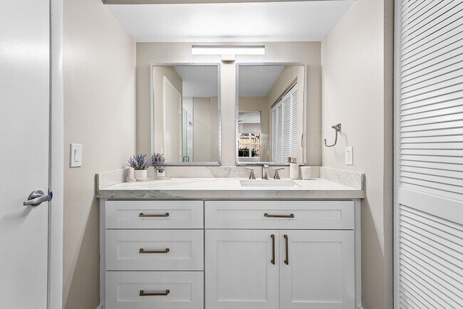 Building Photo - 5292 Buckhead Cir