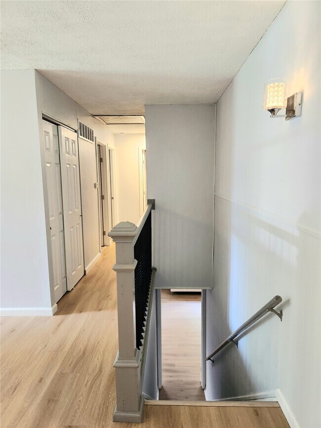 Building Photo - 809 Bordeaux Ct