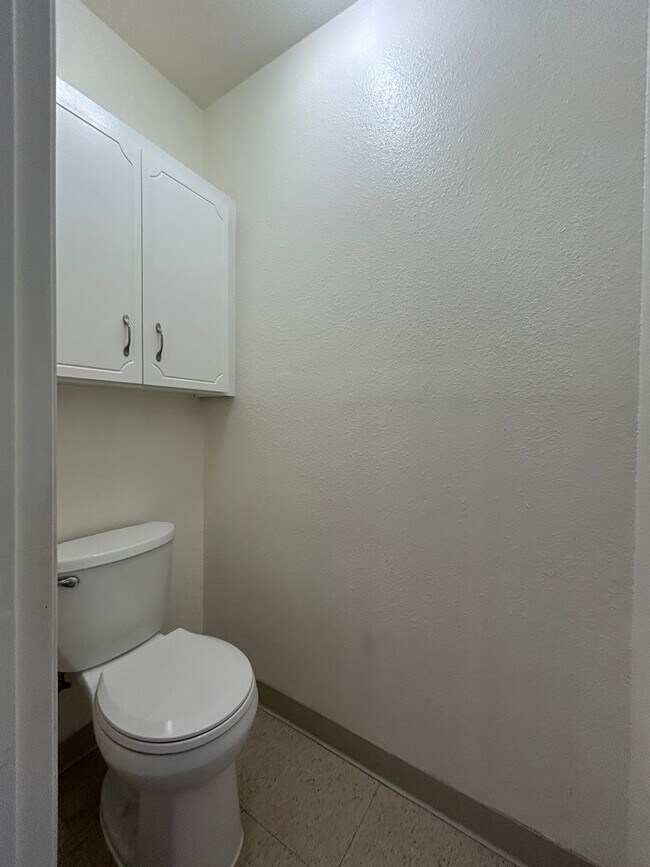 Building Photo - Live in Comfort. Live in Style. Live in La...