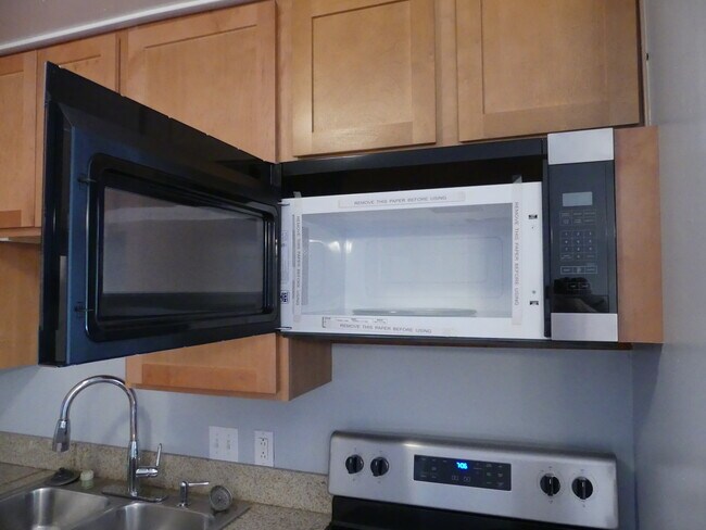 Building Photo - 1420 Menard St