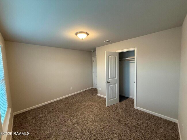 Building Photo - 200 Broussard Hl Dr