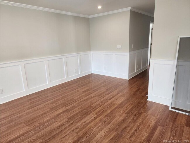 Building Photo - 126 Downing St