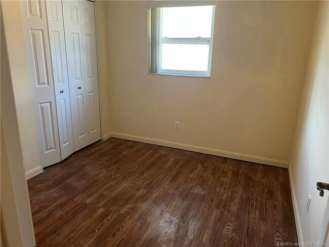 Building Photo - 1467 SE Andrews St