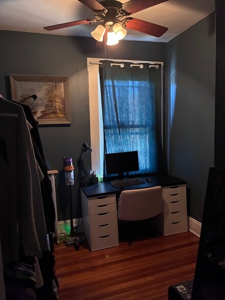 Bedroom 1 - 31 Spring St