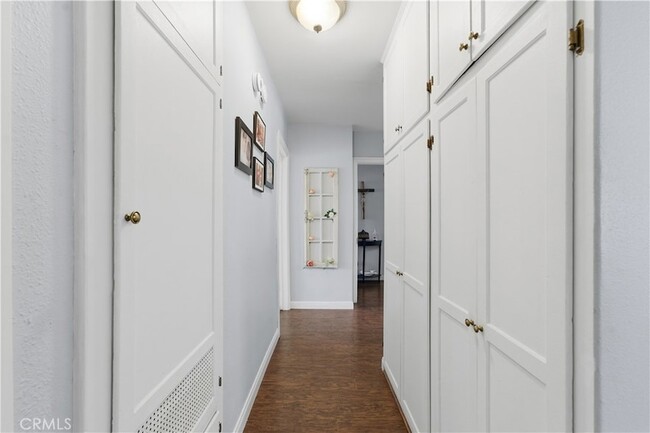 Building Photo - 855 N 3rd Ave