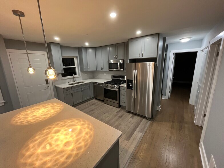 Building Photo - 8212 Kilpatrick Ave