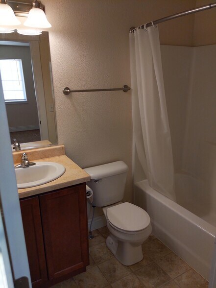 Building Photo - 115 Montalto Dr