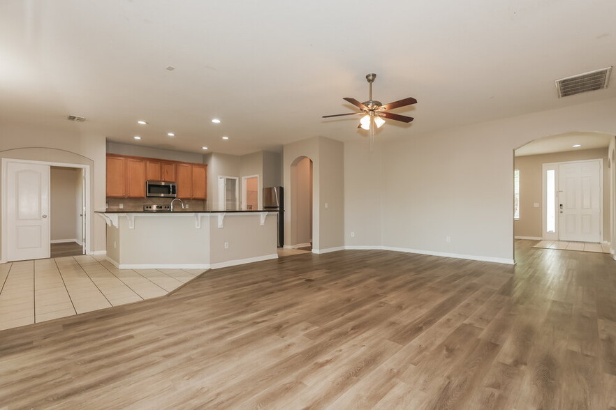 Building Photo - 1610 White Dove Ct