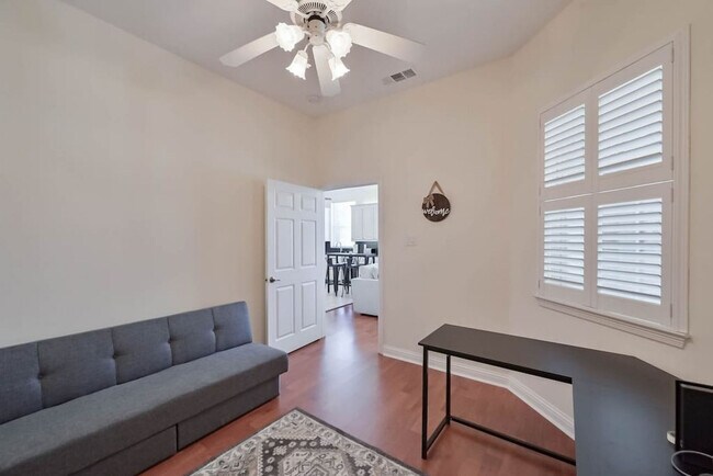 Building Photo - 811 Mallard Pointe Dr