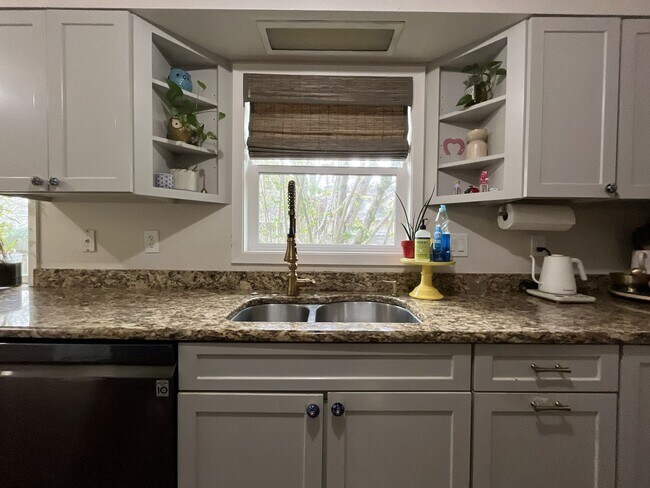 Building Photo - Comfortable Living in Bethany with Two Separate Units, Expansive 0.45-Acre Lot & Versatile Detach...