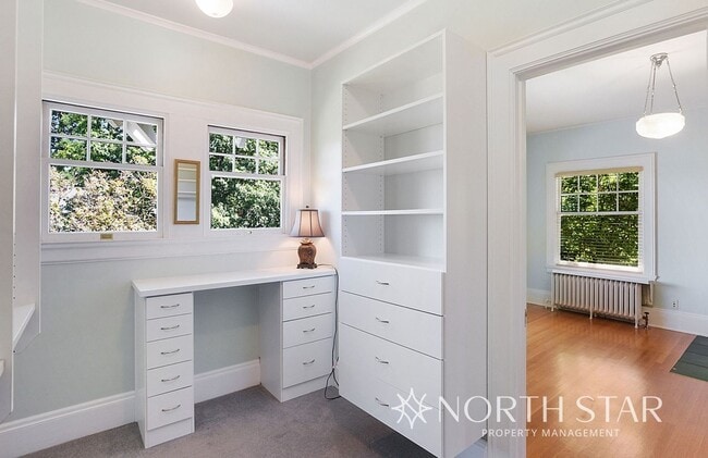 Building Photo - Live in a National Historic Home