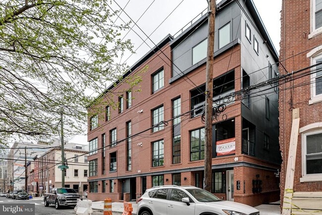 Building Photo - 705 S 19th St