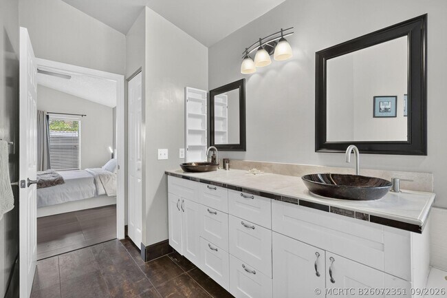 Building Photo - 1504 Lake Breeze Dr