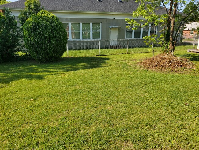 Building Photo - Haynes Tract