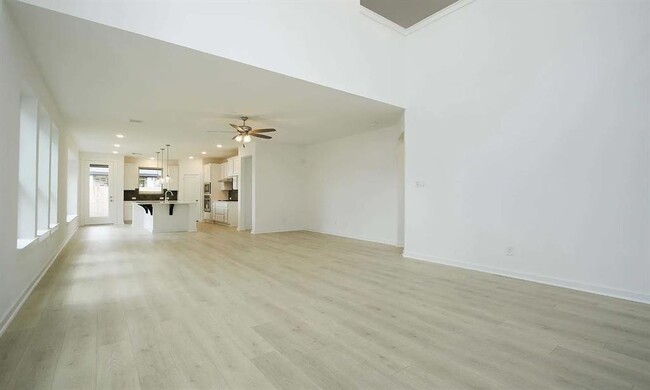 Building Photo - 1010 Newport Crk Dr