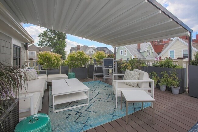Building Photo - 43 Salcombe St