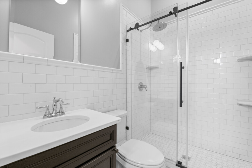Master Bathroom - 240 W Tulpehocken St