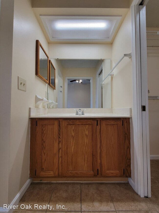 Building Photo - 3 br, 2 bath House - 8338 Rockridge Dr.