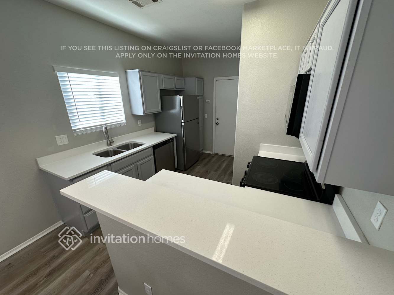 Building Photo - 833 E Minton St