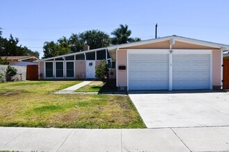 Building Photo - 2432 W Transit Ave