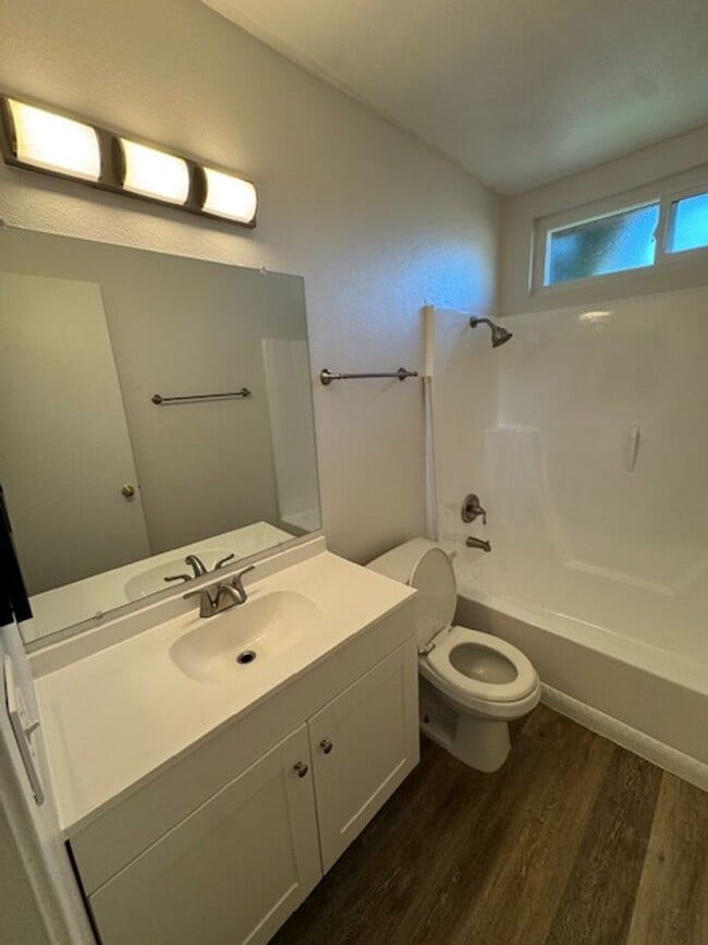 Building Photo - Paradise Home in 55+ Community