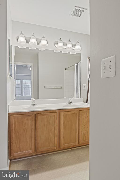 Building Photo - 46186 Walpole Terrace