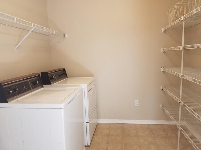 Building Photo - 109 Mirabelle Cir