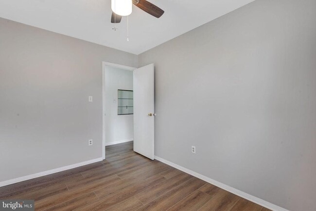 Building Photo - 852 Birchwood Ct