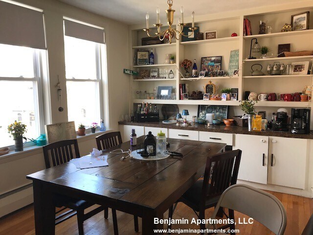 Building Photo - 312 Tappan St