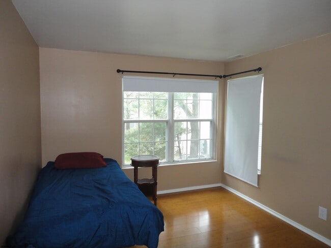 Building Photo - 176 Meadow Ridge Rd