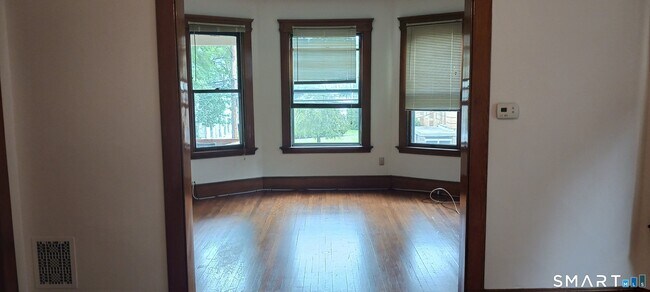 Building Photo - 126 Edwards St