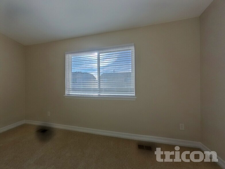 Building Photo - 12742 E 106th Ave