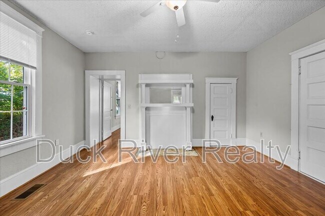 Building Photo - 1603 Highland Ave