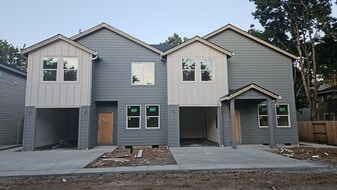 Building Photo - 3198 NE Division St