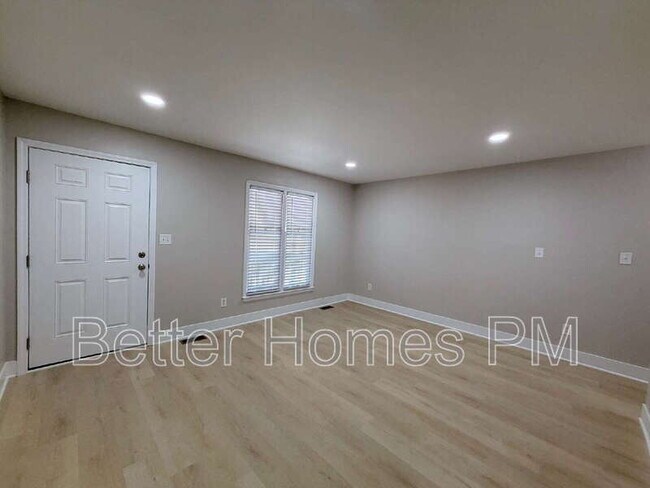 Building Photo - 104 Stowe Pl