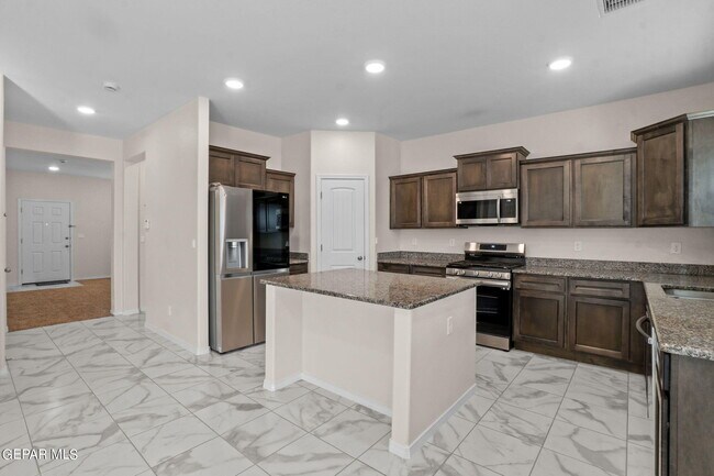 Building Photo - 11506 Summer Dr