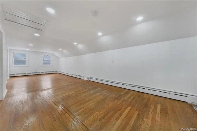 Building Photo - 428 Powell Ave