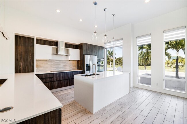 Primary Photo - 4335 Sands Blvd