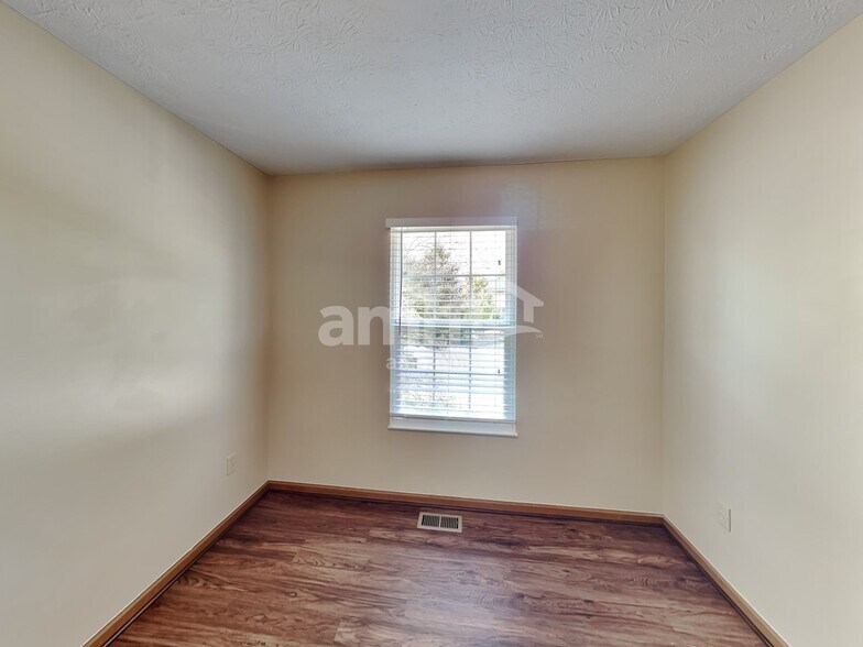 Building Photo - 115 Grove Run Rd